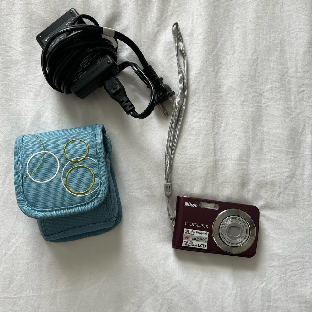 Nikon COOLPIX S210 8.0MP Digital Camera